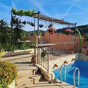 https://studio-les-kikous-bandol.fr-provencehotel.com